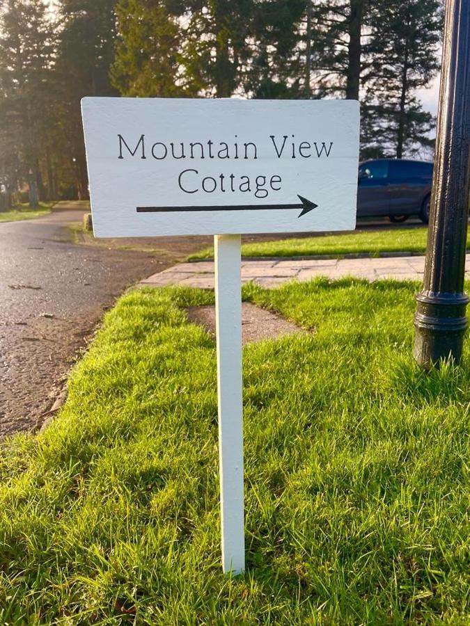 Finn Village "Mountain View Cottage" Private Garden, 9-Seater Hot Tub, Firepit & Pizza Stove Drymen Extérieur photo