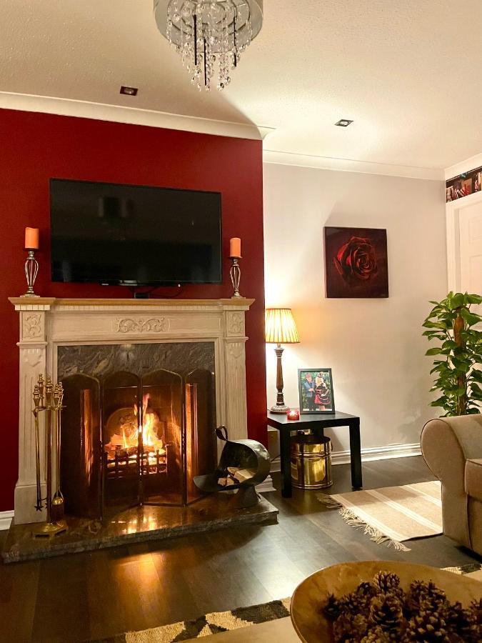 Finn Village "Mountain View Cottage" Private Garden, 9-Seater Hot Tub, Firepit & Pizza Stove Drymen Extérieur photo