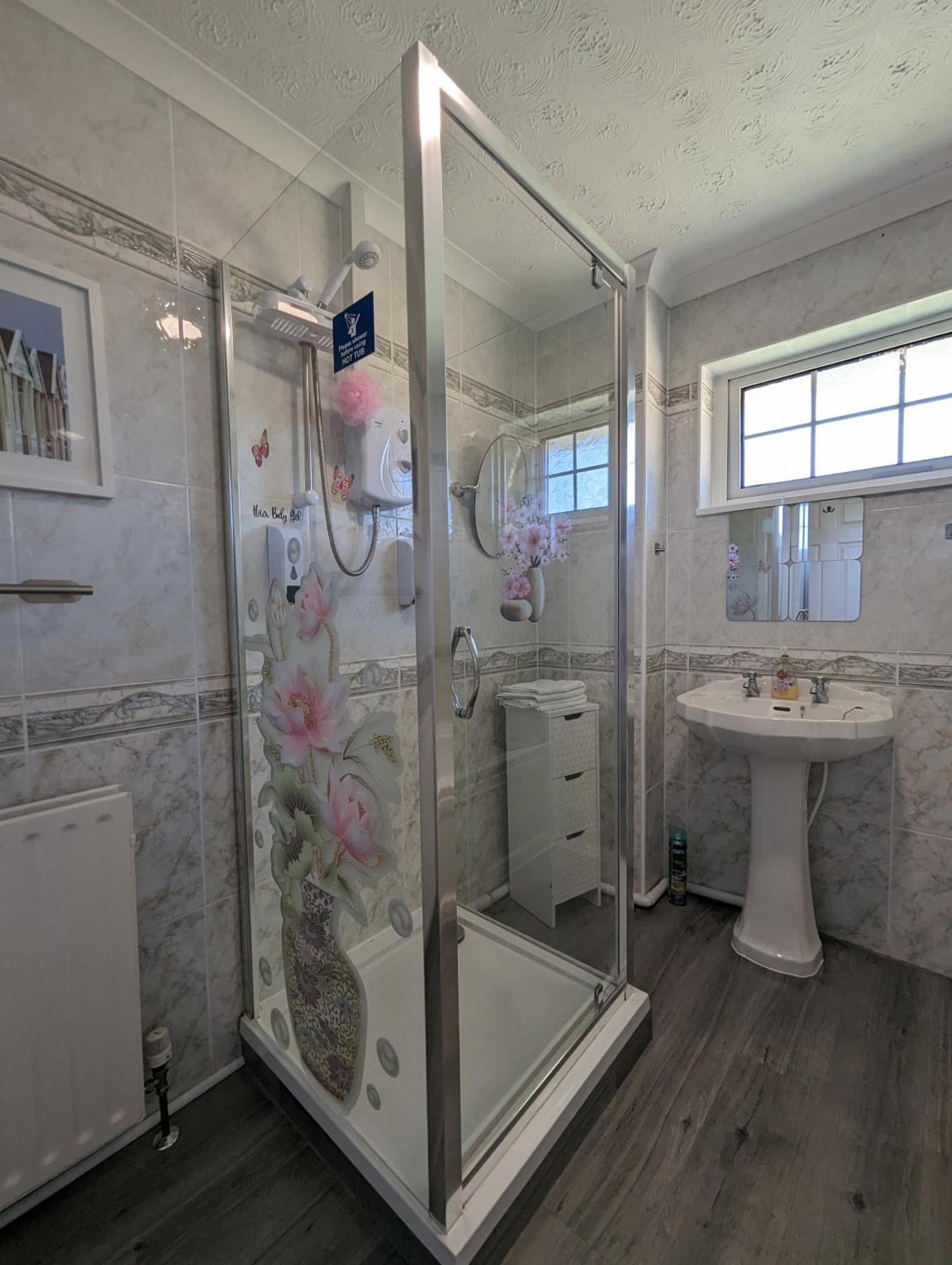 Finn Village "Mountain View Cottage" Private Garden, 9-Seater Hot Tub, Firepit & Pizza Stove Drymen Extérieur photo