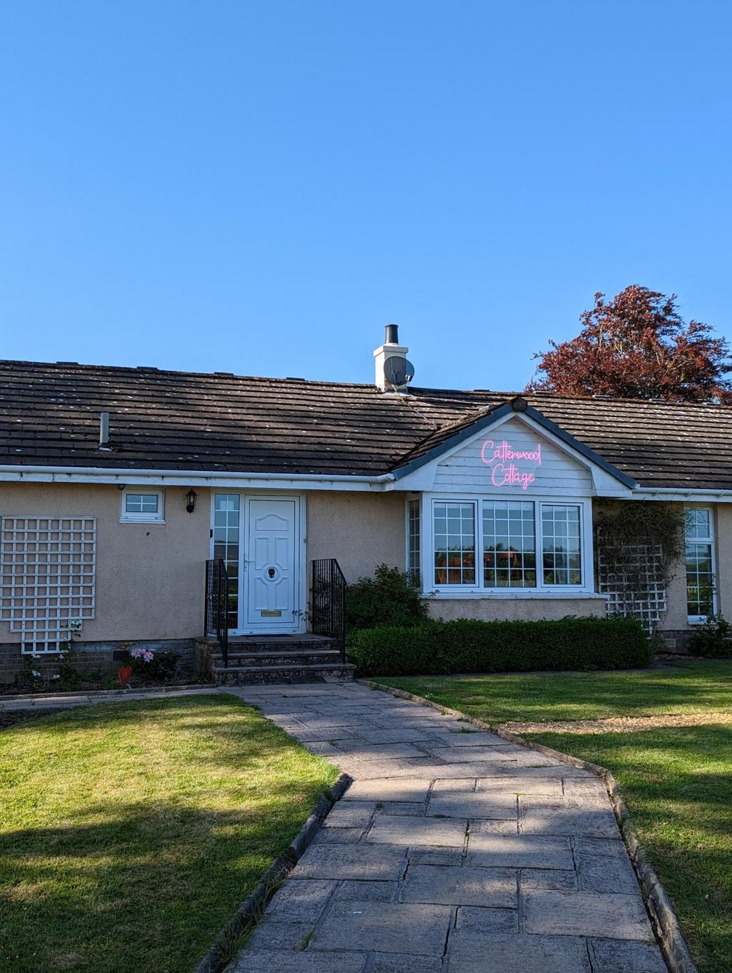 Finn Village "Mountain View Cottage" Private Garden, 9-Seater Hot Tub, Firepit & Pizza Stove Drymen Extérieur photo